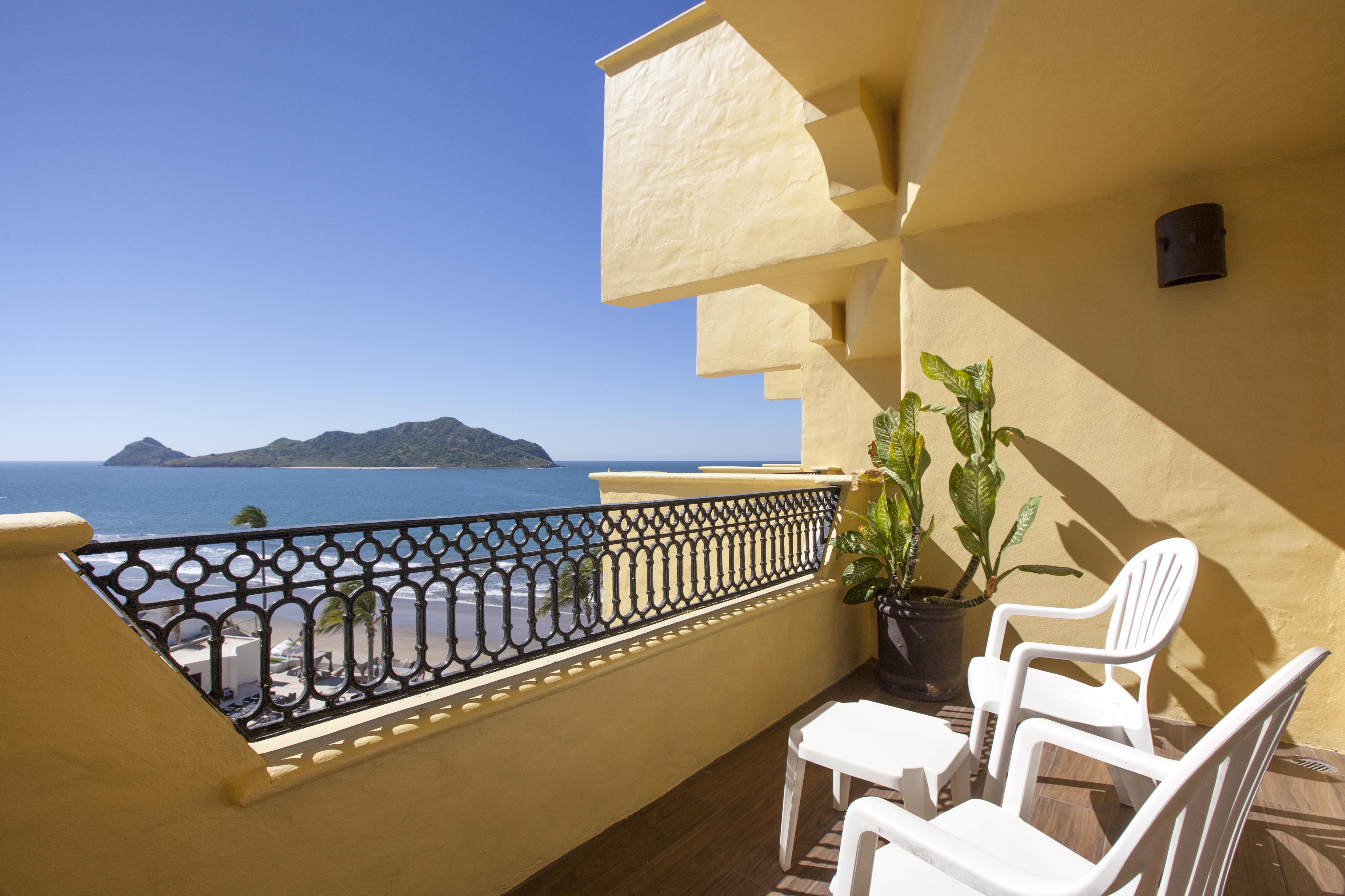 Royal Villas Resort Mazatlan Bagian luar foto Balcony