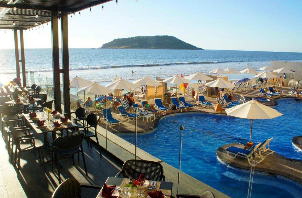 Royal Villas Resort Mazatlan Bagian luar foto View of the beach at the Hard Rock Hotel
