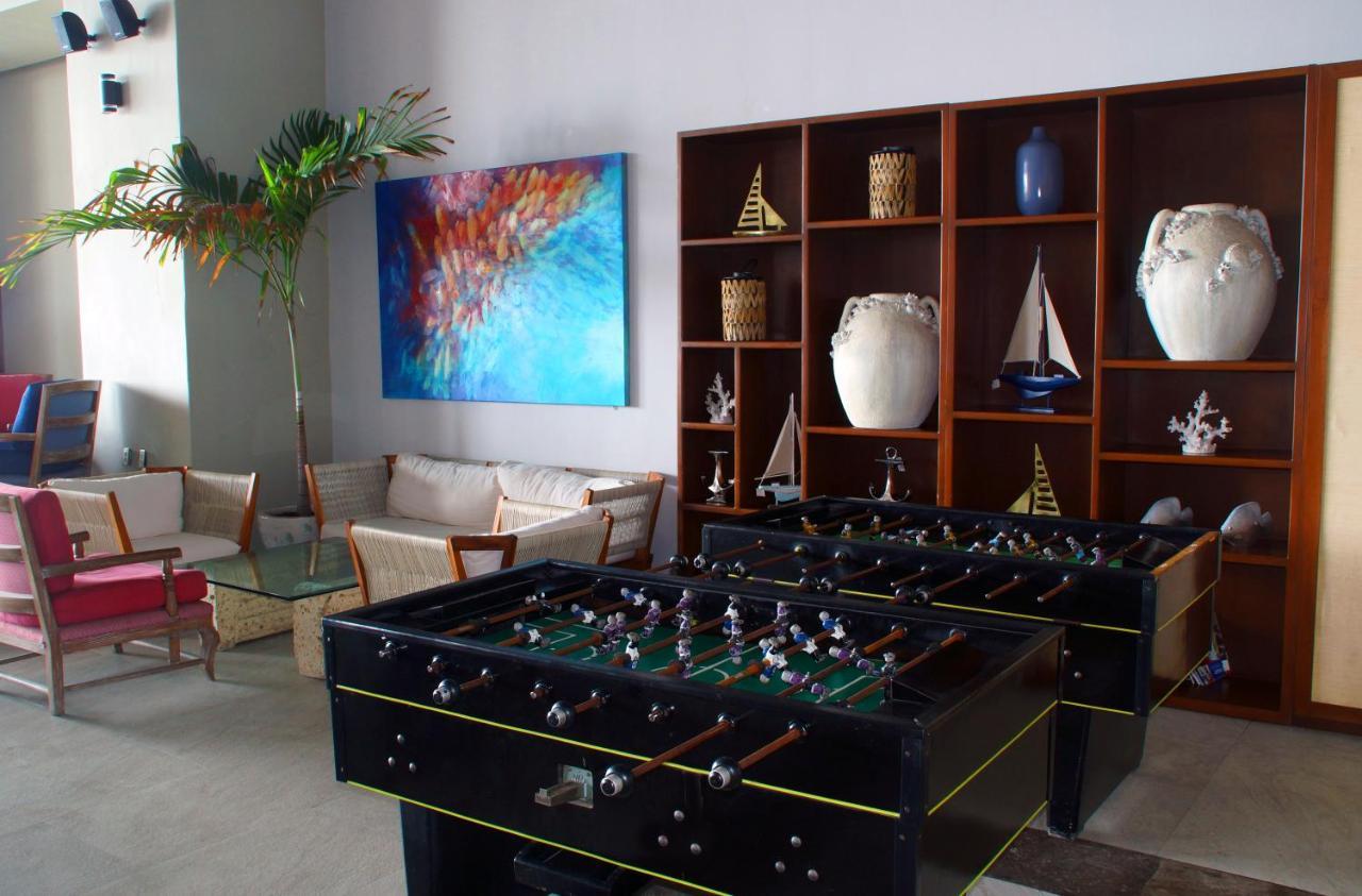 Royal Villas Resort Mazatlan Bagian luar foto A foosball table