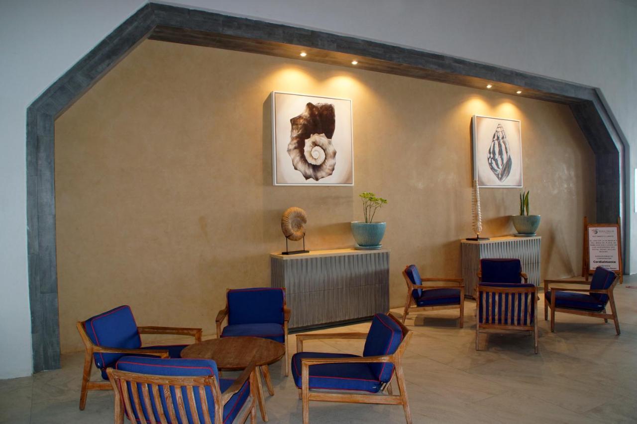 Royal Villas Resort Mazatlan Bagian luar foto The lobby of the hotel