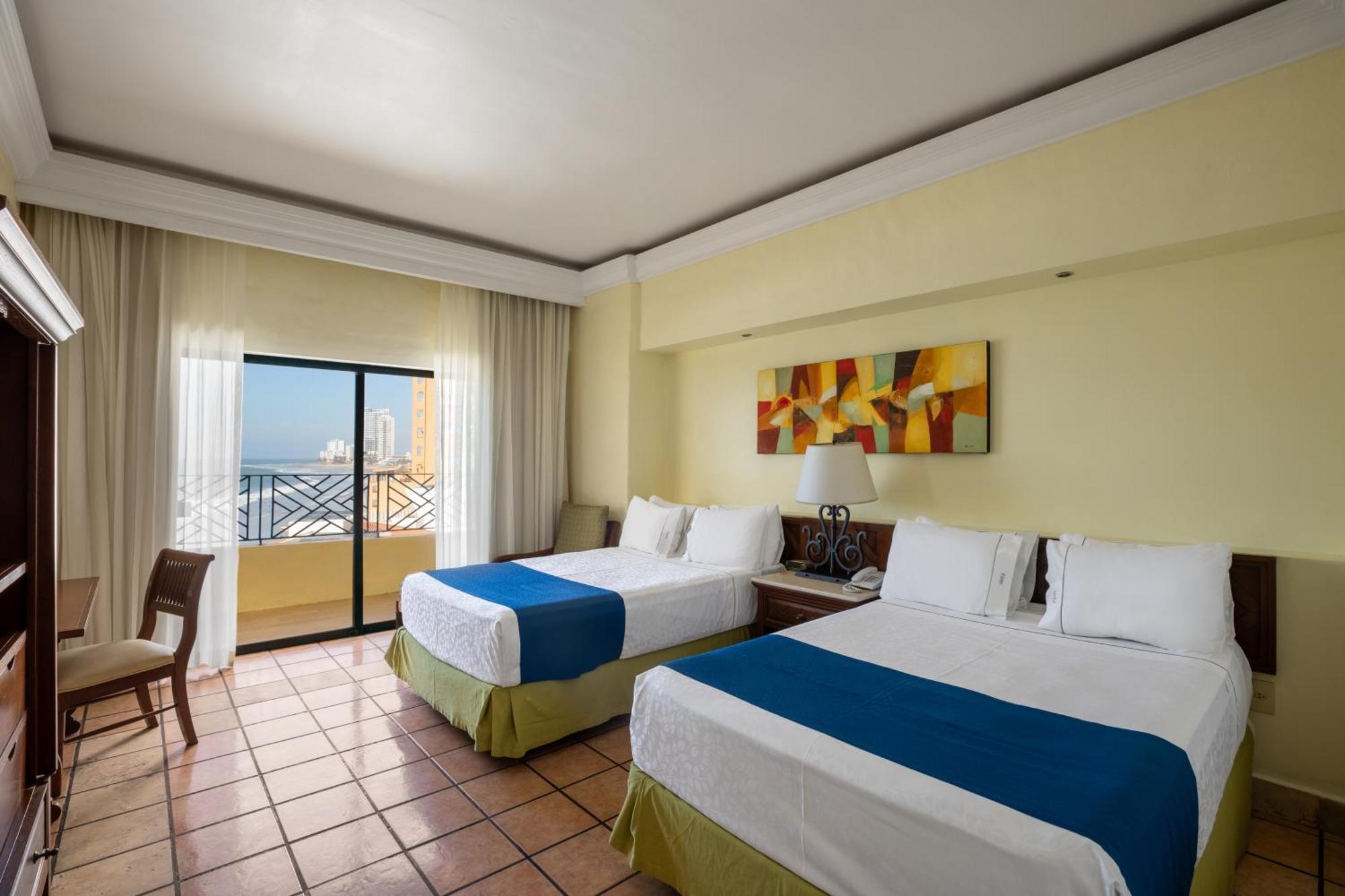 Royal Villas Resort Mazatlan Bagian luar foto A room at the Iberostar Grand Hotel at Playa Paraíso, Tenerife